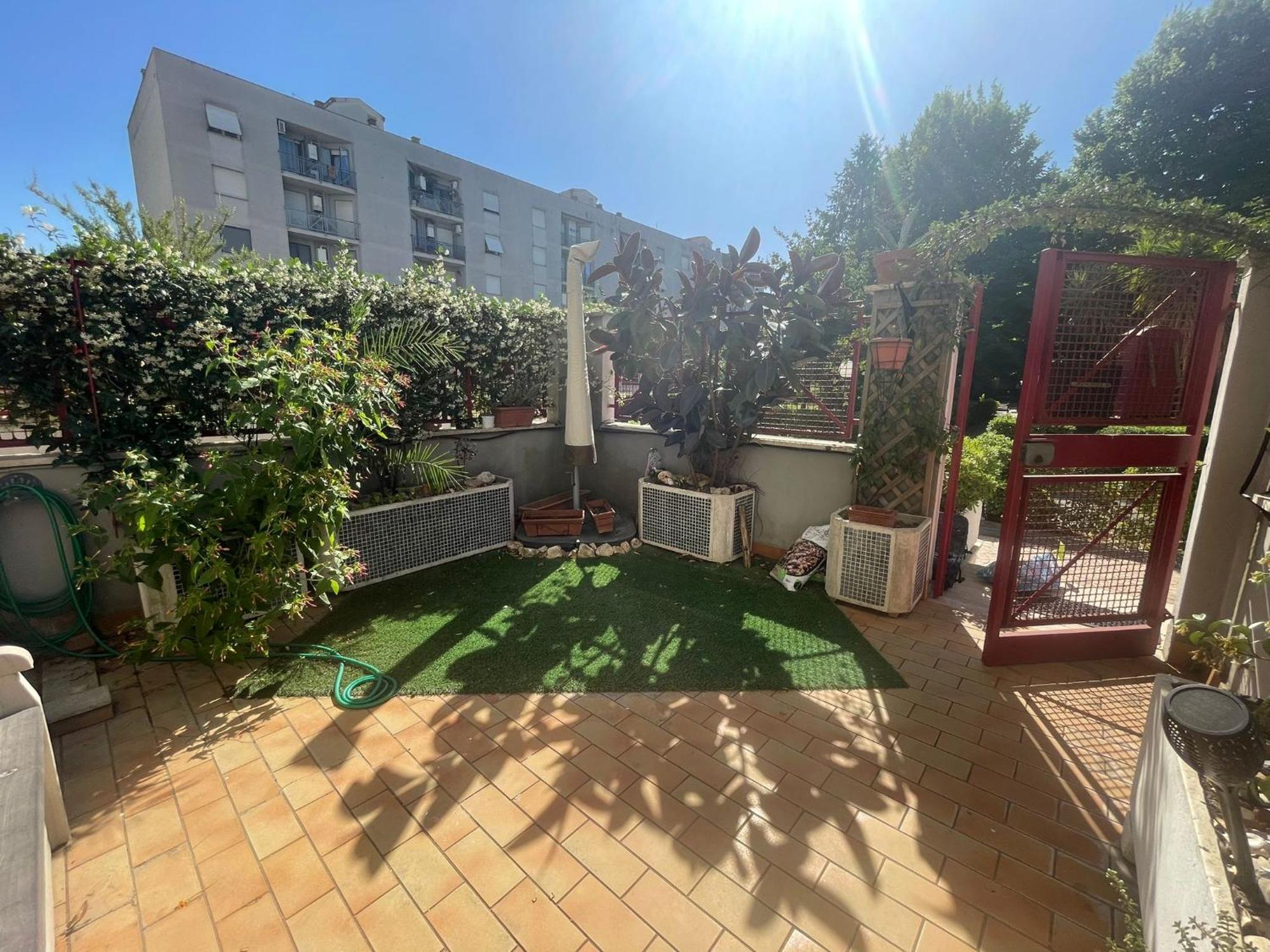 Intero Appartamento Con Giardino E Parcheggio Рим Екстер'єр фото